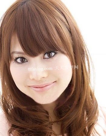 日本今年最流行的六款中长卷发发型真的很有女人味 zaoxingkong.com