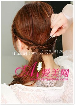 优雅的春夏淑女长发发型的扎法 zaoxingkong.com