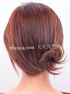 最简单的盘头发方法（图解） zaoxingkong.com