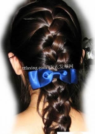 韩式辫子发型扎法　最新的辫子发型 zaoxingkong.com
