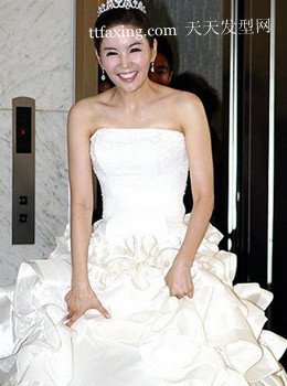 婚礼典礼发型总动员韩女星大爱脸型卷发 zaoxingkong.com