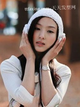 顶级的彤彤妩媚发型~长黑发韩国流行发式图片 zaoxingkong.com