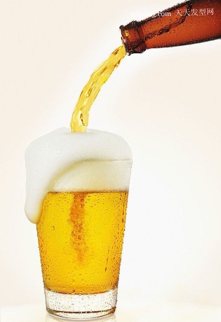 为您介绍啤酒洗头的好处以及啤酒洗头的正确方法 zaoxingkong.com