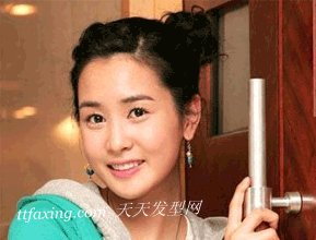 神奇！用假丸子真人DIY丸子头 zaoxingkong.com