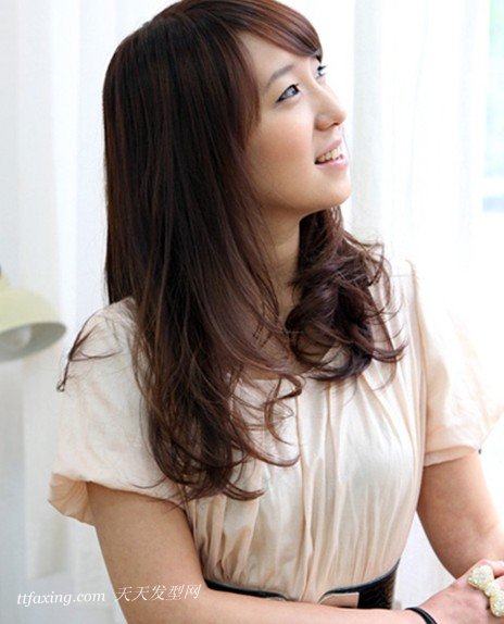变身魅力女生！夏日最流行的烫发发型 zaoxingkong.com