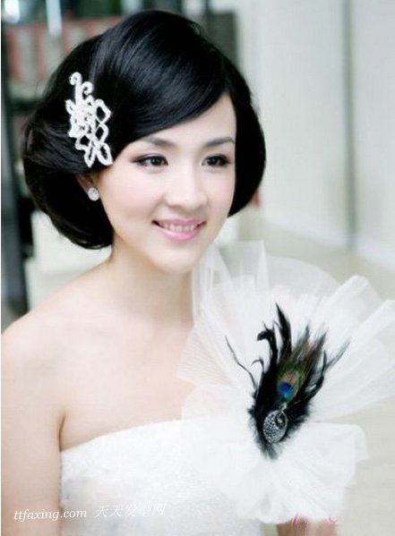 甜美漂亮的短发新娘造型，让你做一个美丽的短发新娘 zaoxingkong.com