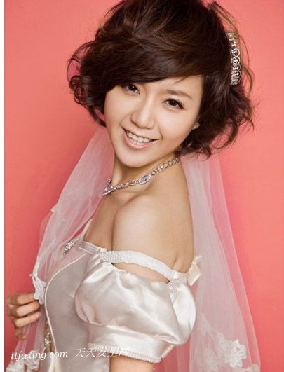 甜美漂亮的短发新娘造型，让你做一个美丽的短发新娘 zaoxingkong.com