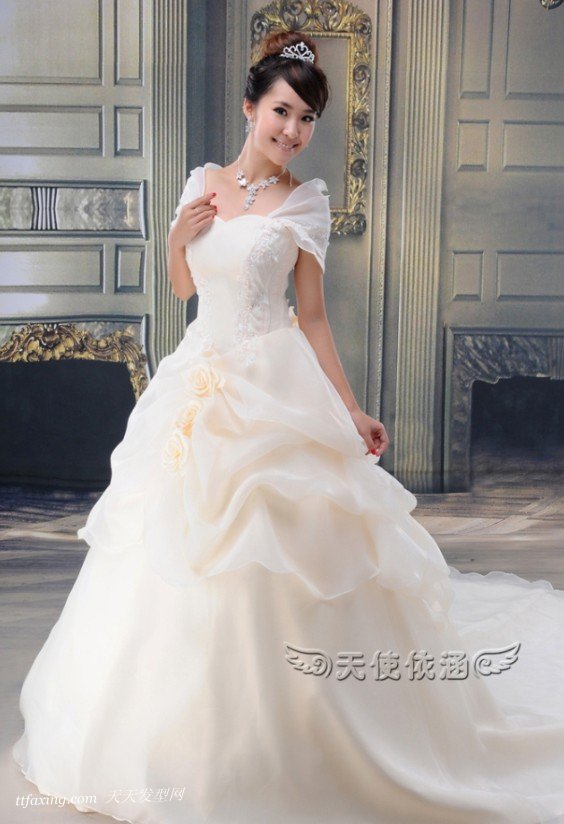 浪漫唯美的2013韩式新娘发型 zaoxingkong.com