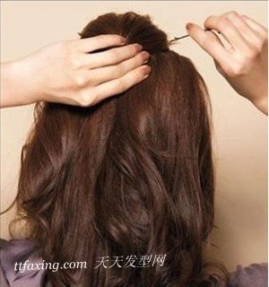 最新中分公主头扎法展现最甜美优雅公主风情 zaoxingkong.com