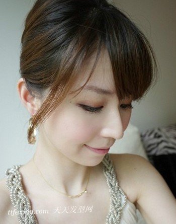 扎头发的方法图解【发型教程】 zaoxingkong.com
