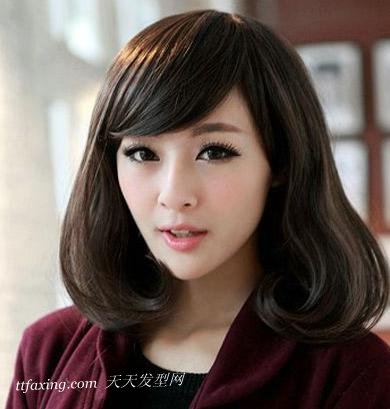 脸型与发型的搭配：梨花头减龄塑脸 zaoxingkong.com