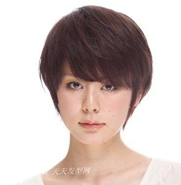 免烫干练型直短发发型 时尚职场女王就是你 zaoxingkong.com