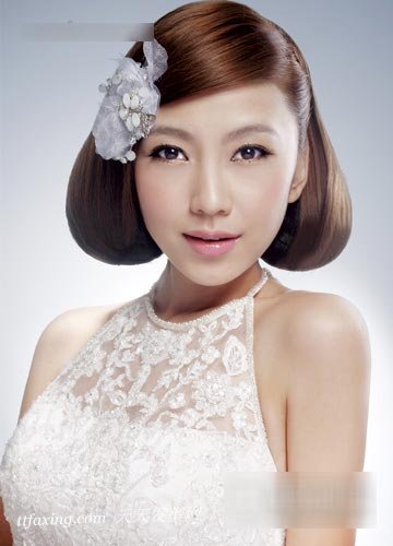 皇家式公主晚礼发型 打造贵族气质 zaoxingkong.com