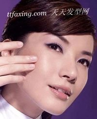 4步DIY勾勒轮廓 迷人日常妆 zaoxingkong.com