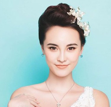 2014年最流行的新娘盘发图片 唯美新娘发型让人如坠梦境 zaoxingkong.com