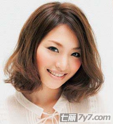 胖脸妹适合的发型图片  修饰大饼脸 zaoxingkong.com