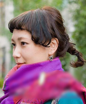 斜刘海短发发型扎法 为你的短发增添时尚元素 zaoxingkong.com