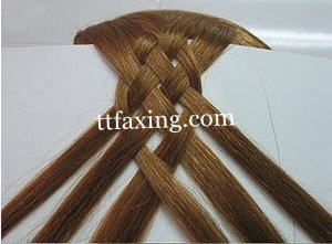 六股辫的编发教程 打造甜美俏皮可爱范儿 zaoxingkong.com