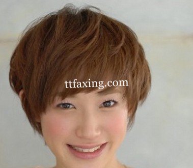 女生短发发型设计图片 亚麻色短发减龄更添气质 zaoxingkong.com