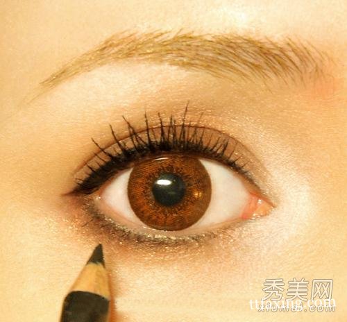什么是内眼线？什么是外眼线？教你比裸妆更自然的化妆方法 zaoxingkong.com