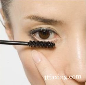 睫毛膏怎么刷 让你的睫毛瞬间舞动起来 zaoxingkong.com