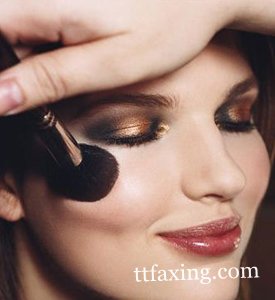 想要打造完美的妆容 小编告诉你正确的底妆化妆步骤 zaoxingkong.com