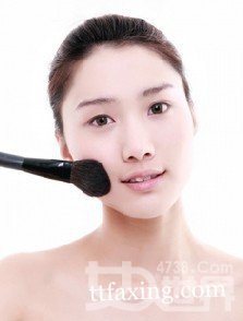 想要打造完美的妆容 小编告诉你正确的底妆化妆步骤 zaoxingkong.com