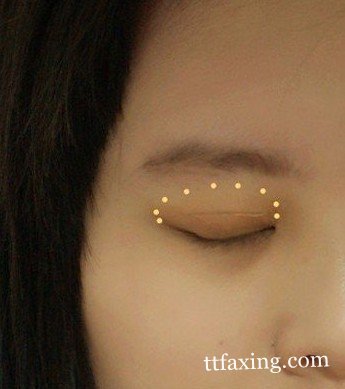 教你日系甜美眼妆的画法 几步打造动人眼神 zaoxingkong.com