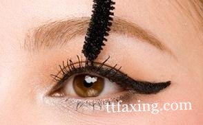 简单4步时尚眼妆的画法步骤 教你如何打造性感双眸 zaoxingkong.com