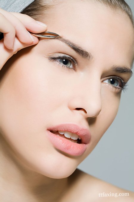 不同脸型眉毛的修法 需根据脸型眼型眉型综合考虑 zaoxingkong.com