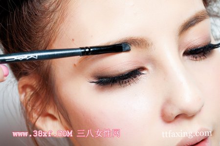教你如何画出韩星那样好看的眉形 zaoxingkong.com