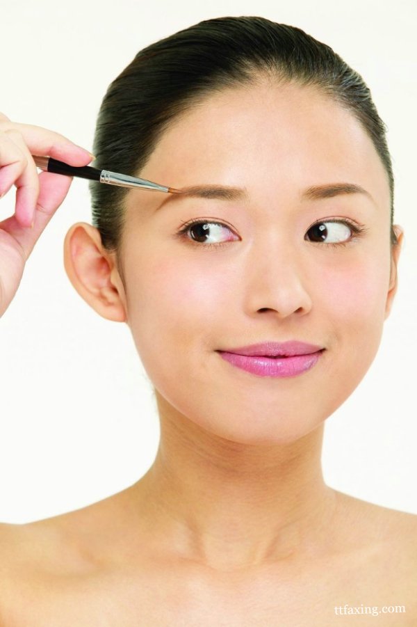 化妆的正确步骤 让你的肌肤保持完美的秘诀 zaoxingkong.com