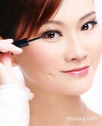 化妆初学者必看  眼线的基本画法 zaoxingkong.com