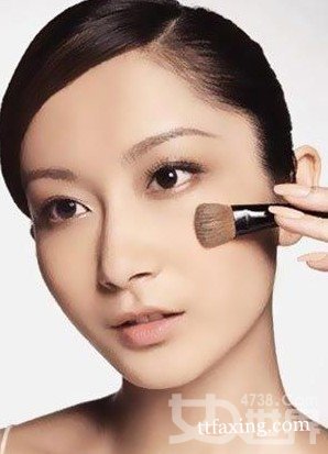 改变化妆的方法 让你的底妆效果翻倍 zaoxingkong.com