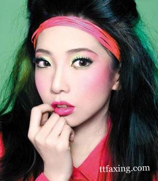 掌握8个假睫毛的贴法技巧 打造诱惑性的动人眼妆 zaoxingkong.com
