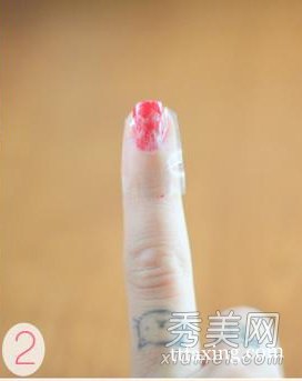 美甲教程DIY 派对可爱风“草莓甲”不可少 zaoxingkong.com