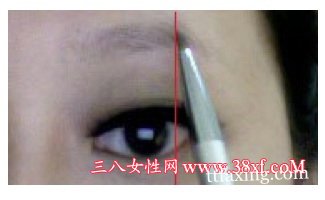 初学化妆怎样画眉毛的技巧 zaoxingkong.com