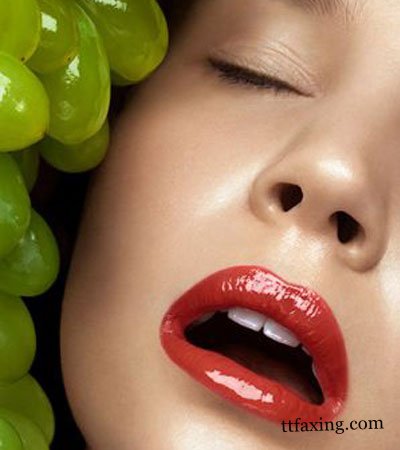嘴唇干裂是什么原因 缺少维生素多吃新鲜蔬菜 zaoxingkong.com