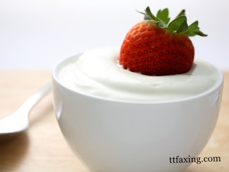 特效快速酸奶美容法 3分钟快速美白 zaoxingkong.com