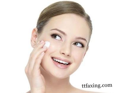 洗脸的正确方法 冬季干性皮肤如何洗脸 zaoxingkong.com