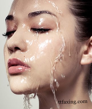 分析化妆水和爽肤水的区别 选对护肤品是关键 zaoxingkong.com