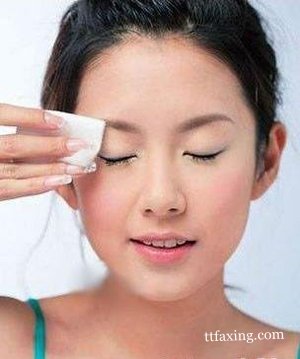 正确卸妆油的使用方法详解 干净卸妆让皮肤自由呼吸 zaoxingkong.com