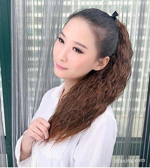 最新发型卷发 打造熟女的魅力 zaoxingkong.com