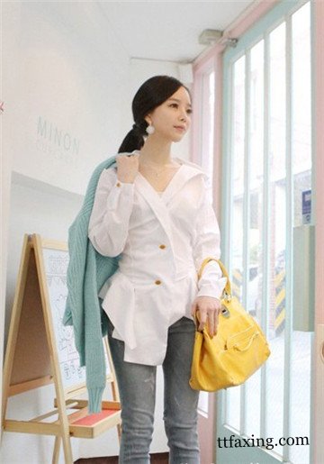 春季白衬衫搭配方法 白衬衫搭配小短裙最甜美可爱 zaoxingkong.com