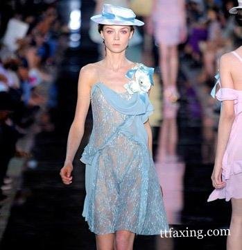 法国时装表演透明装盛宴 突破你的视觉效果就在此刻 zaoxingkong.com