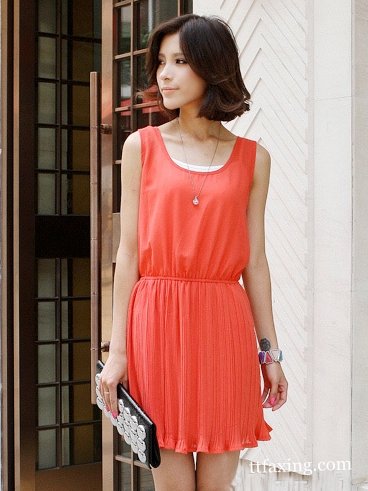 红色雪纺连衣裙让你时髦一夏 zaoxingkong.com