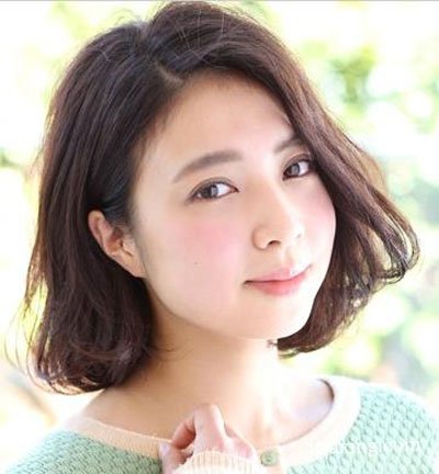 女人短发最新发型造型 小职员变身精明丽人 zaoxingkong.com