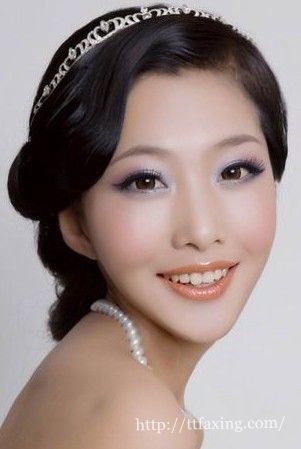 韩式新娘妆容的打造技巧 教你打造出完美韩式新娘妆容 zaoxingkong.com