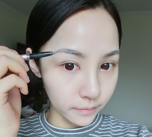 上班族简单化妆步骤图解 持久妆容一整天 zaoxingkong.com