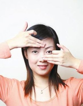 5分钟瘦脸瑜伽教程图解 让你从此摆脱包子脸 zaoxingkong.com